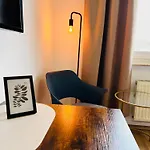 Zentral Gelegenes Und Stilvoll Moebliertes Apartment In Duisburg Nur 5 Minuten Vom Hbf Und City, Ideal Fuer Pendler Und Messebesucher