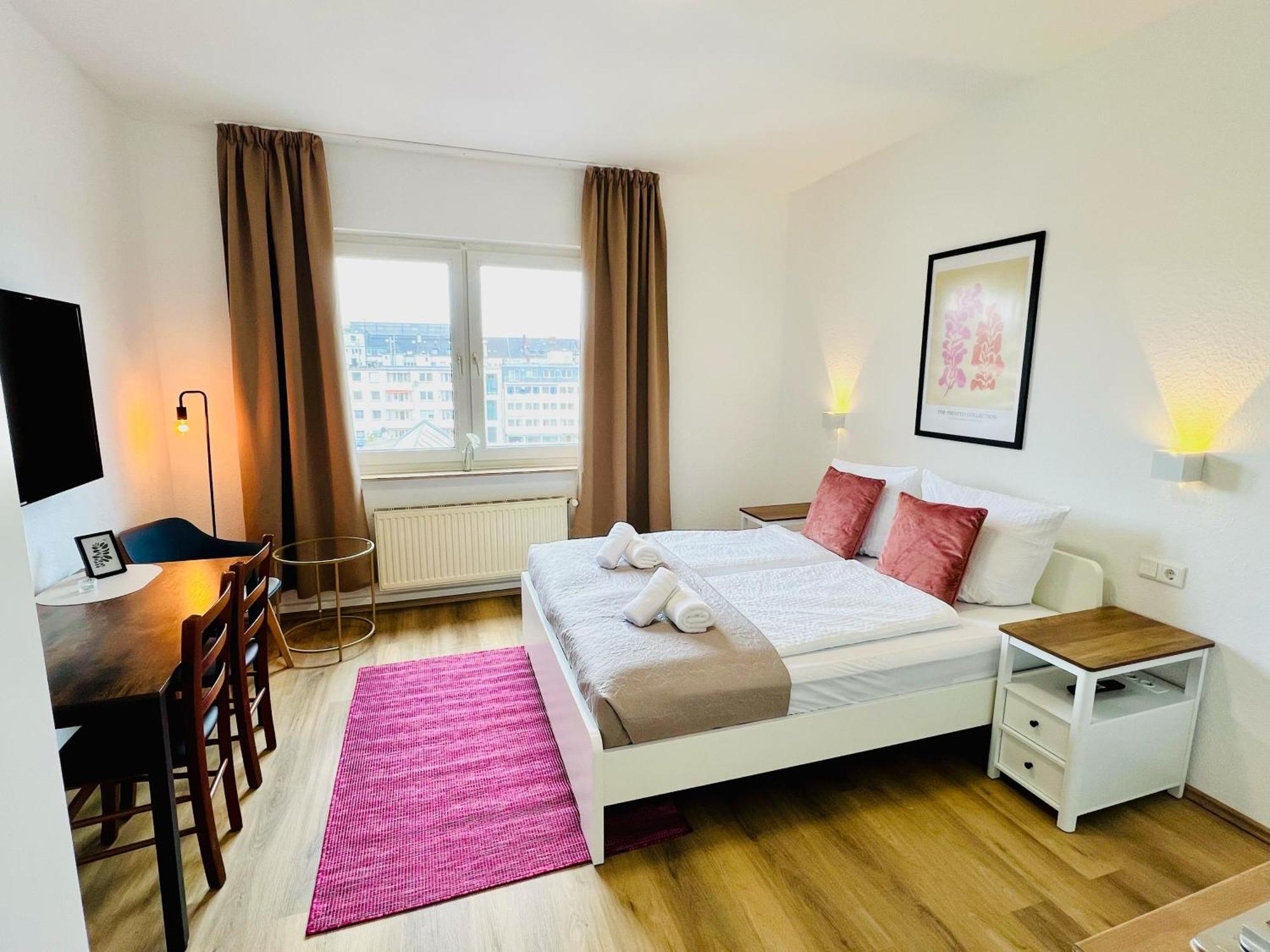 Appartement Zentral Gelegenes Und Stilvoll Moebliertes In Nur 5 Minuten Vom Hbf Und City, Ideal Fuer Pendler Und Messebesucher Duisburg
