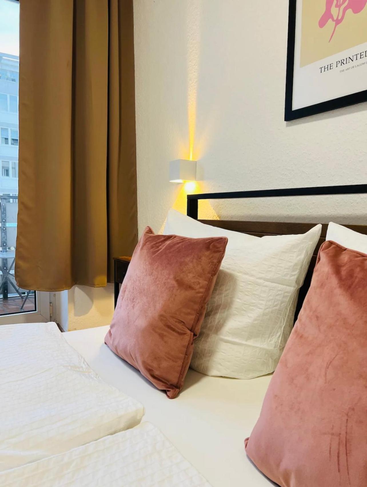 Appartement Zentral Gelegenes Und Stilvoll Moebliertes In Nur 5 Minuten Vom Hbf Und City, Ideal Fuer Pendler Und Messebesucher