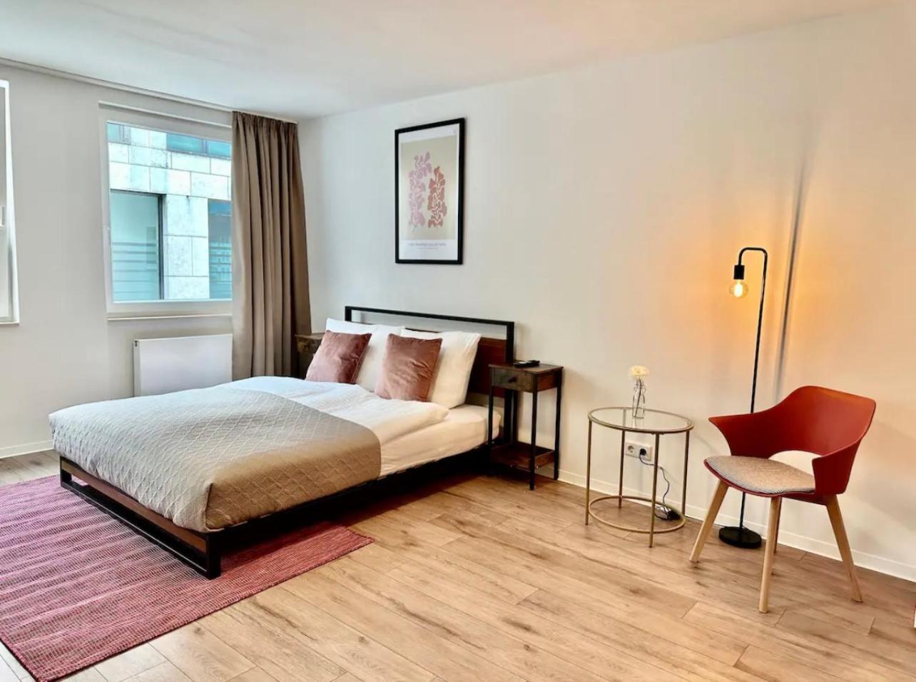 Appartement Zentral Gelegenes Und Stilvoll Moebliertes In Nur 5 Minuten Vom Hbf Und City, Ideal Fuer Pendler Und Messebesucher Duisburg
