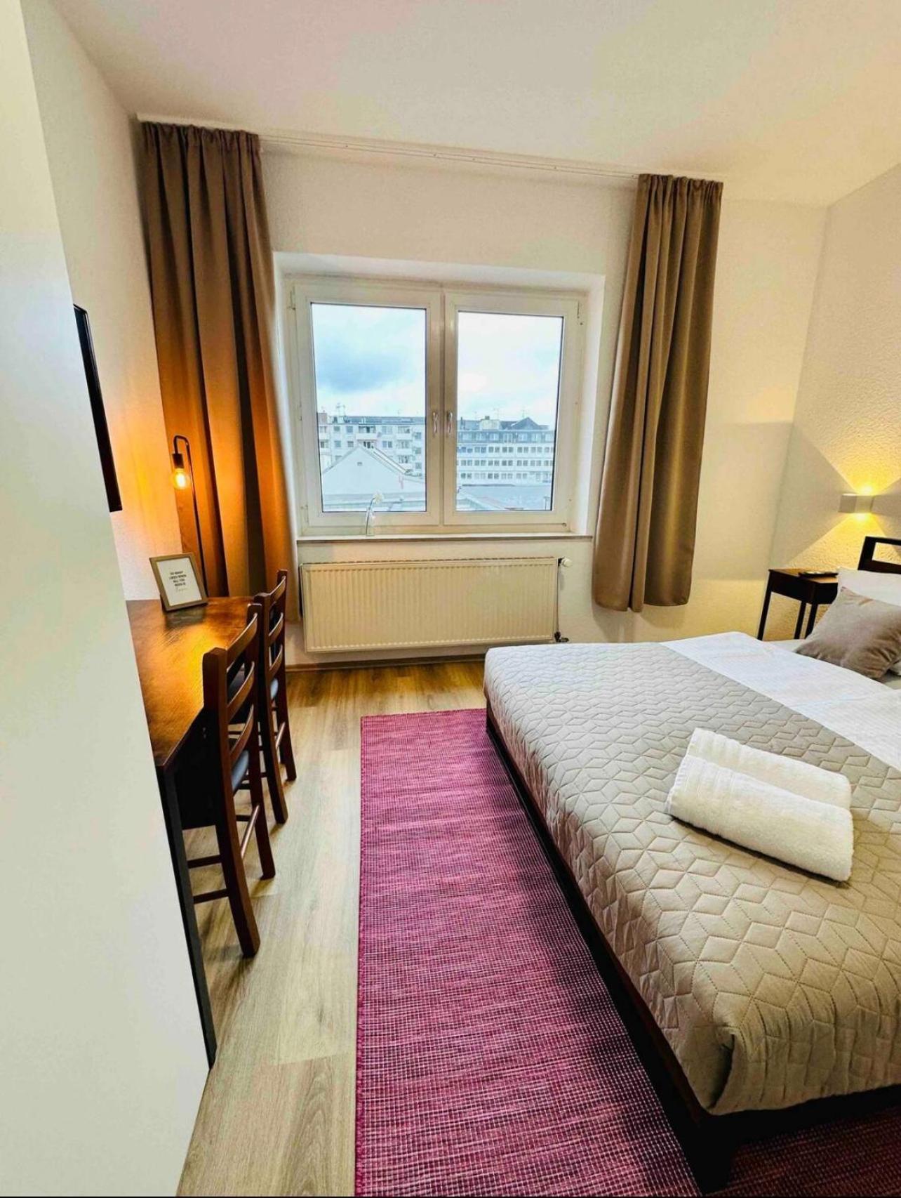 Appartement Zentral Gelegenes Und Stilvoll Moebliertes In Nur 5 Minuten Vom Hbf Und City, Ideal Fuer Pendler Und Messebesucher